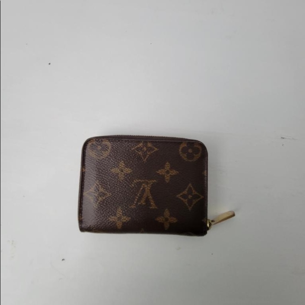 Small Louis Vuitton wallet